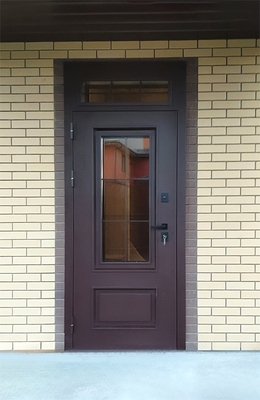 Дверь с фрамугой и стеклами